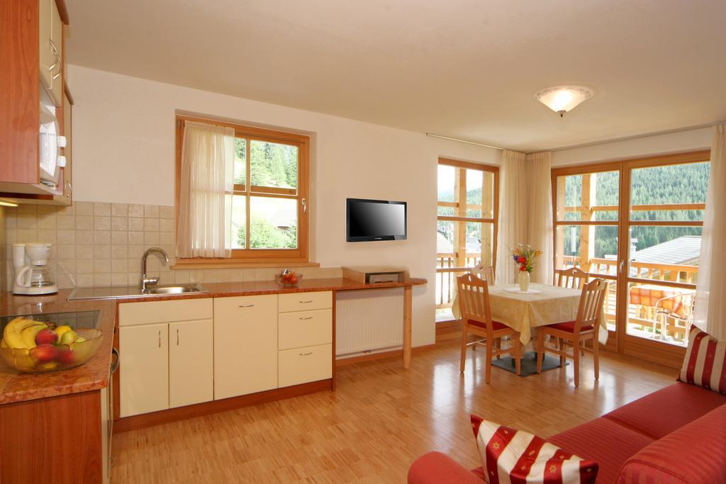 Apartments Serghela San Cassiano  Rom bilde