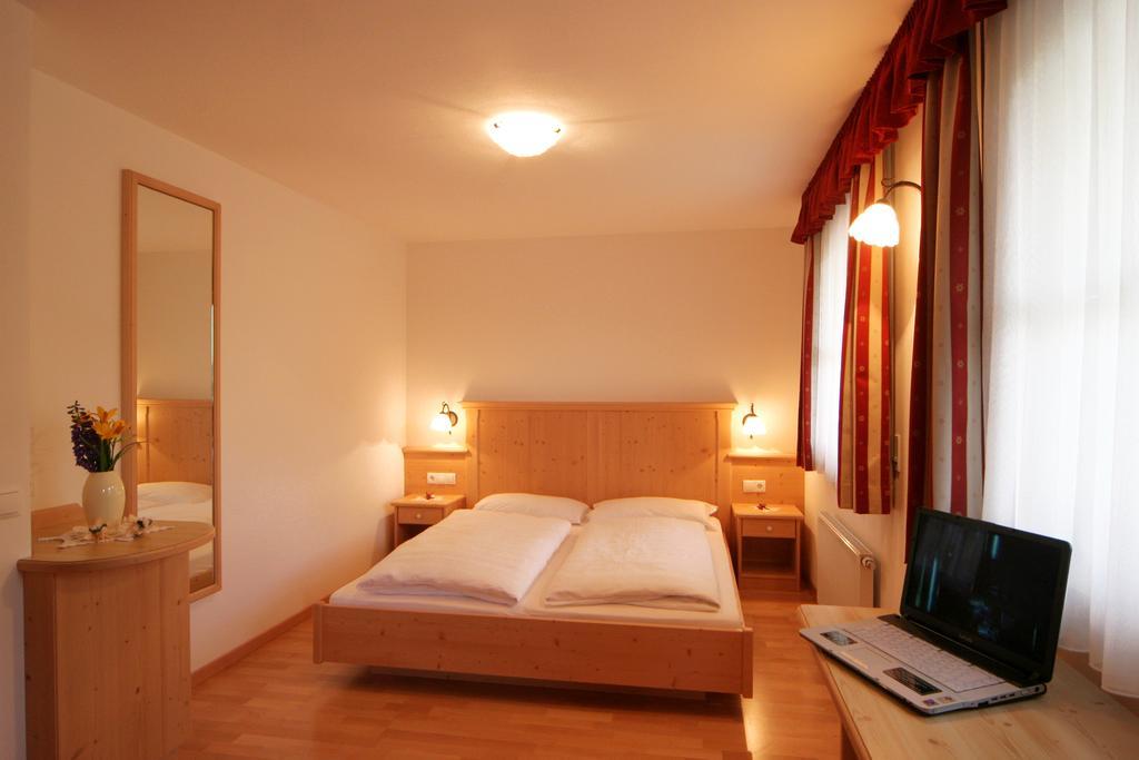 Apartments Serghela San Cassiano  Rom bilde