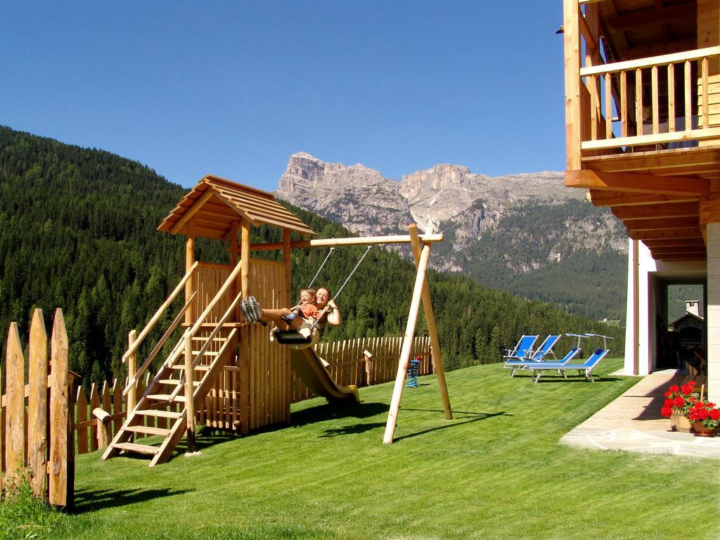 Apartments Serghela San Cassiano  Eksteriør bilde
