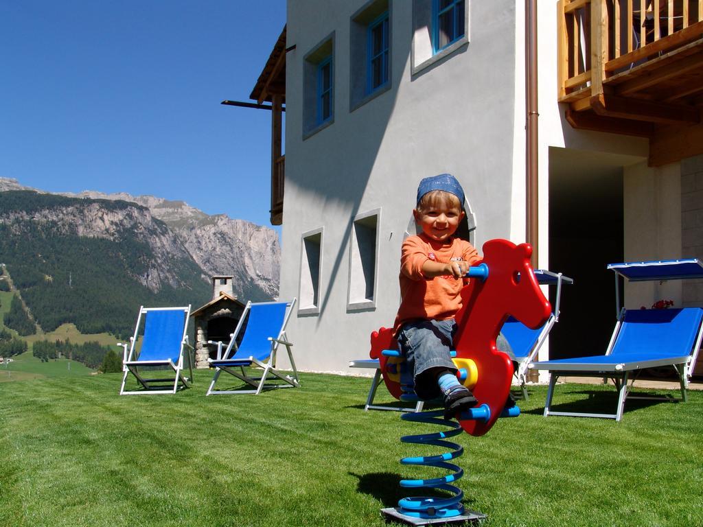 Apartments Serghela San Cassiano  Eksteriør bilde